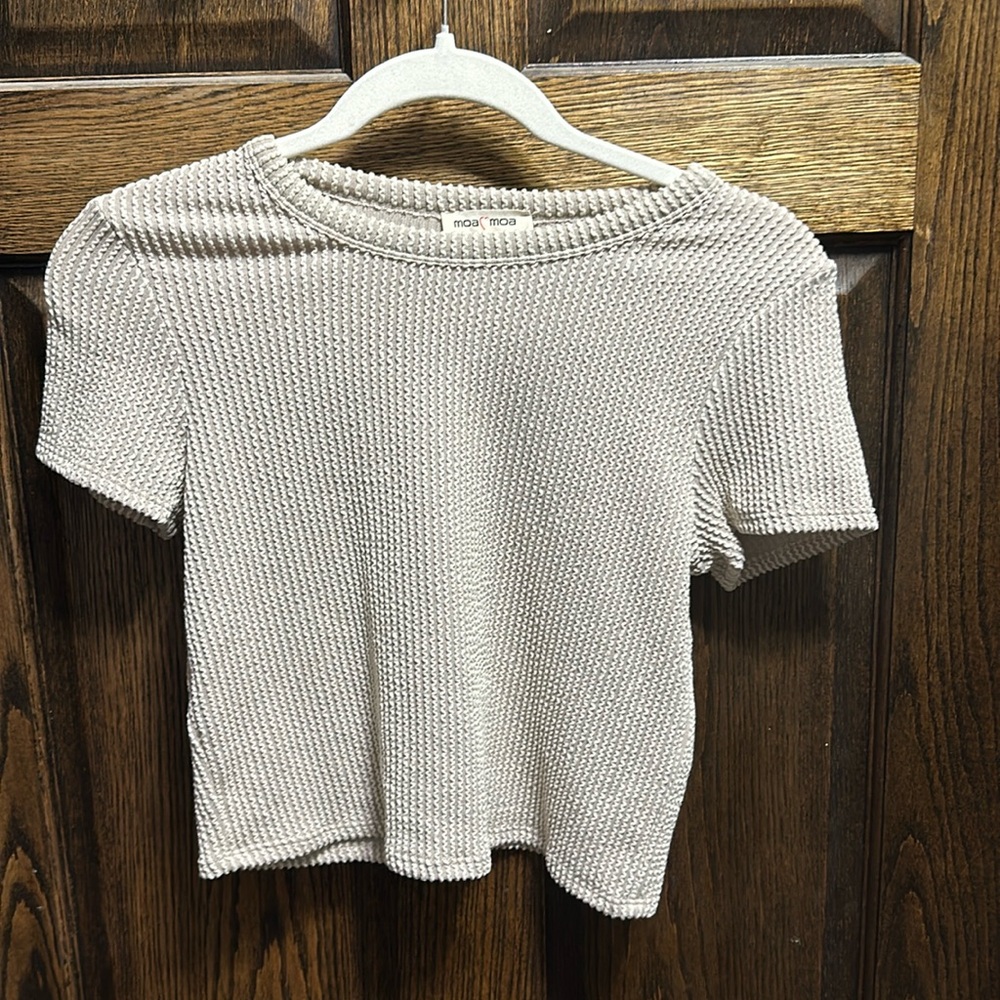 Cute fall cream colored ribbed T-shirt